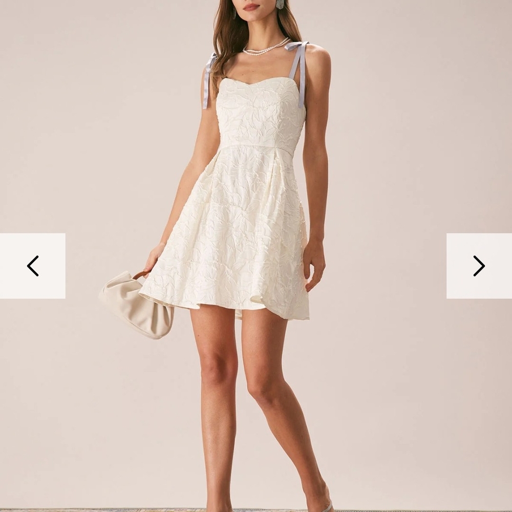 RIHOAS Cream Sleeveless Sweetheart Mini Dress
